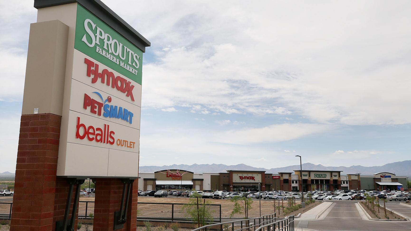 New shopping center, The Crossing, opens in Sahuarita